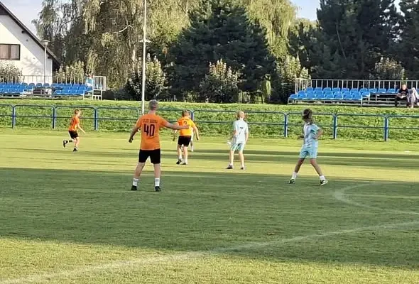Młodzi piłkarze z rocznika 2013 rozegrali sparing z Sokołem Kościerzyn Wielki