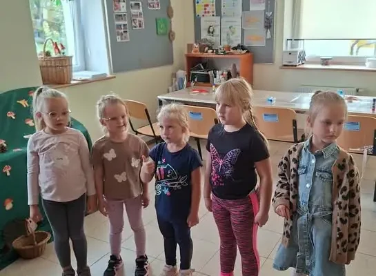 Kreatywny Kącik w lesie – pierwsze zajęcia za nami