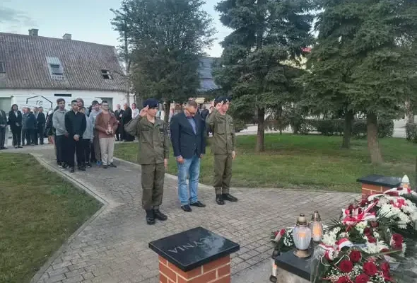 Szubińscy kadeci oddali hołd ofiarom agresji sowieckiej i zbrodni okupacyjnych