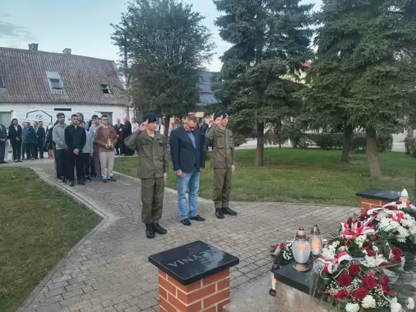 Szubińscy kadeci oddali hołd ofiarom agresji sowieckiej i zbrodni okupacyjnych