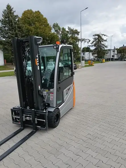 Szkoła w Szubinie wzbogaciła się o nowy wózek widłowy STILL