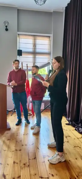 Światowy Dzień Turystyki w Nakle nad Notecią – uczniowie spotkali się z podróżnikami
