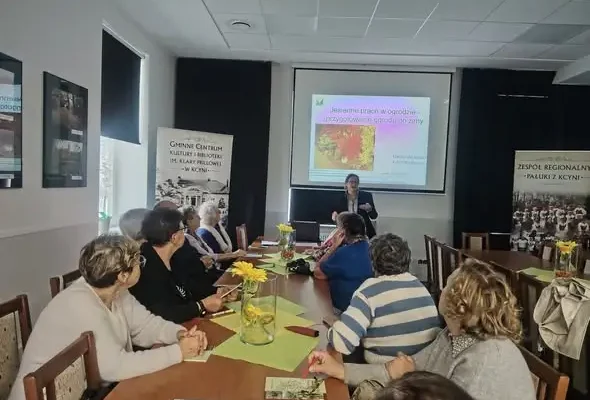 Hortiterapia w Kcyni – seniorzy tworzą ogród, który leczy
