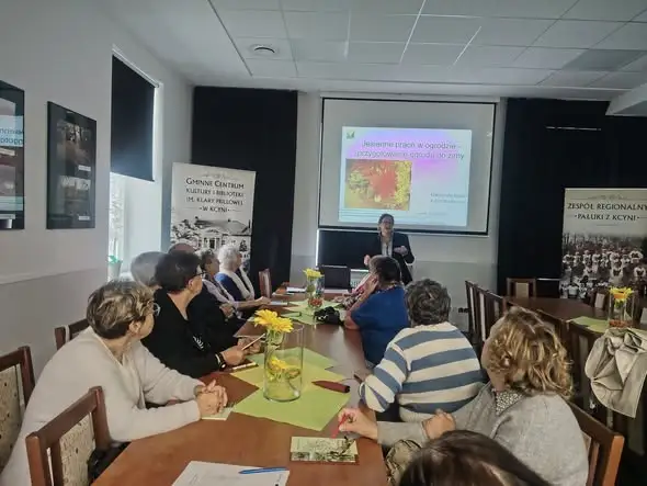 Hortiterapia w Kcyni – seniorzy tworzą ogród, który leczy