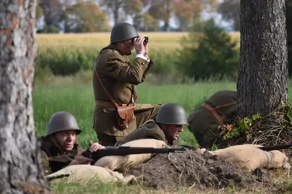 Warsztaty historyczne i zwiedzanie schronów w Dobieszewku