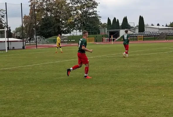 GLZS Sadki wygrywa w Nakle nad Notecią 3:0. Trzy punkty wracają do Sadek