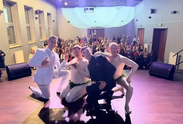 Kabaret Trzecia Strona Medalu rozbawił publiczność do łez w Szubińskim Domu Kultury