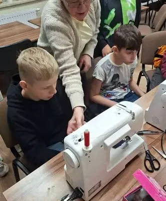 Uczniowie ze Szkoły Specjalnej w Szubinie odkrywali tajniki krawiectwa