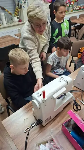 Uczniowie ze Szkoły Specjalnej w Szubinie odkrywali tajniki krawiectwa