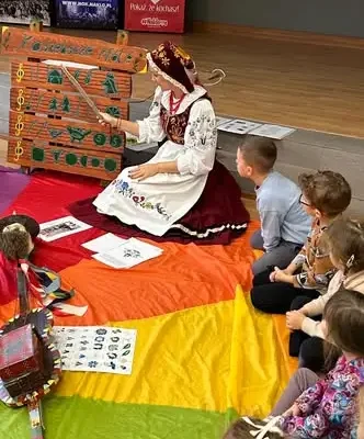 Przedszkolaki z Nakła odkrywały Kaszuby – alfabet, taniec i ludowe stroje