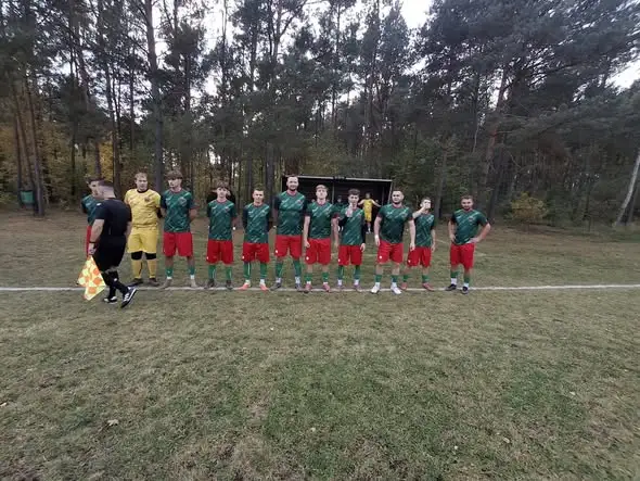 GLZS Sadki zremisował z Hutnikiem 2:2 w Turze, kończąc mecz w dziewiątkę