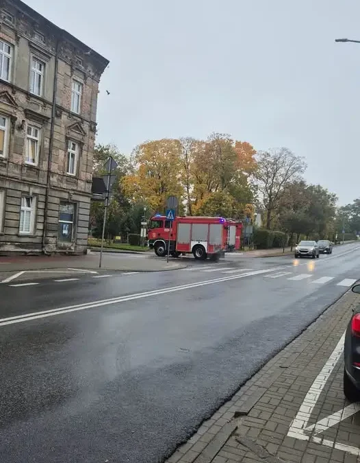 Nakło nad Notecią: usuwali substancję ropopochodną z ul. Kilińskiego