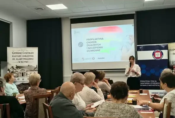 Seniorzy z Nakła nad Notecią uczyli się zdrowego stylu życia – wykład UTW