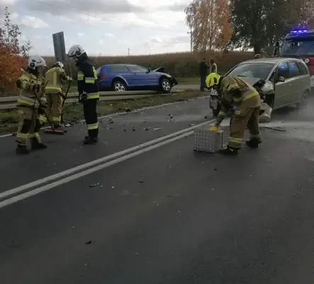 Zderzenie czołowe na drodze 241 w Kosowie – akcja strażaków
