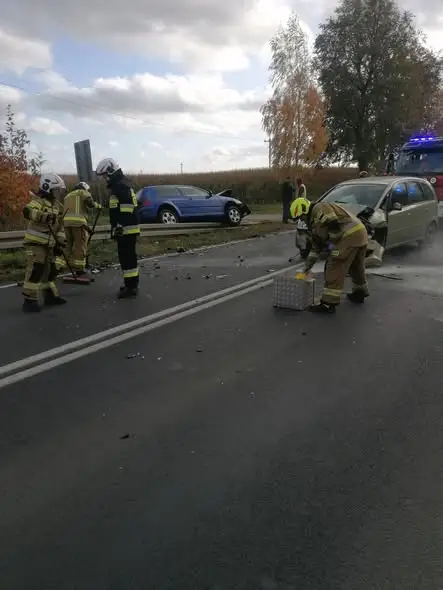Zderzenie czołowe na drodze 241 w Kosowie – akcja strażaków
