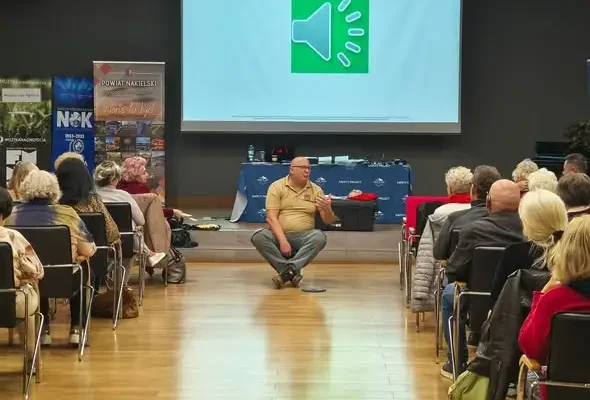 Seniorzy z Nakła nad Notecią uczyli się, jak reagować w kryzysie